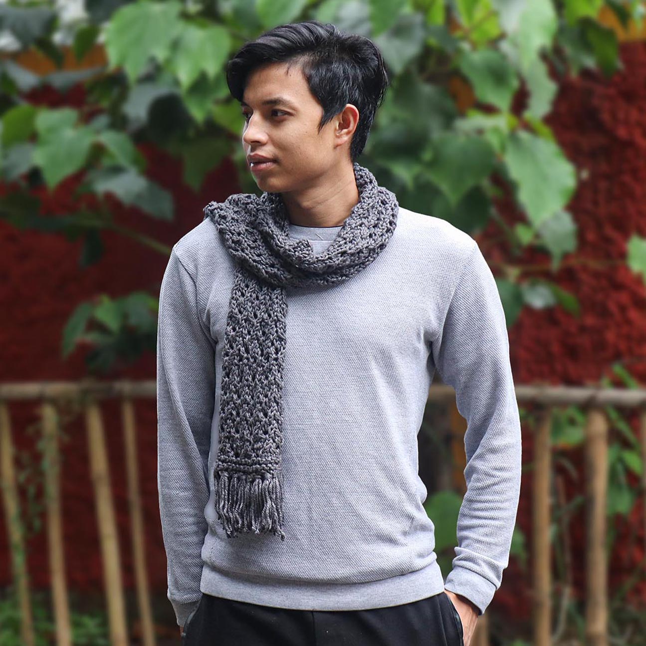 This is a Grey Muffler For men made from Eri Silk - Download This Knitting Pattern From Muezart India